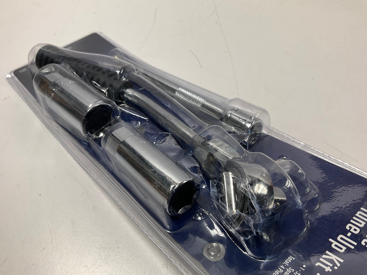 Gearhead GH3004 3/8'' Drive Spark Plug Socket Kit, 4-Piece, 5/8'' + 13/16'' Sockets