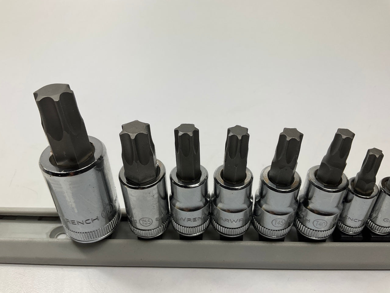 GearWrench 80723 13 Piece 1/4'', 3/8'' & 1/2'' Drive Torx Bit Socket Set W/rail