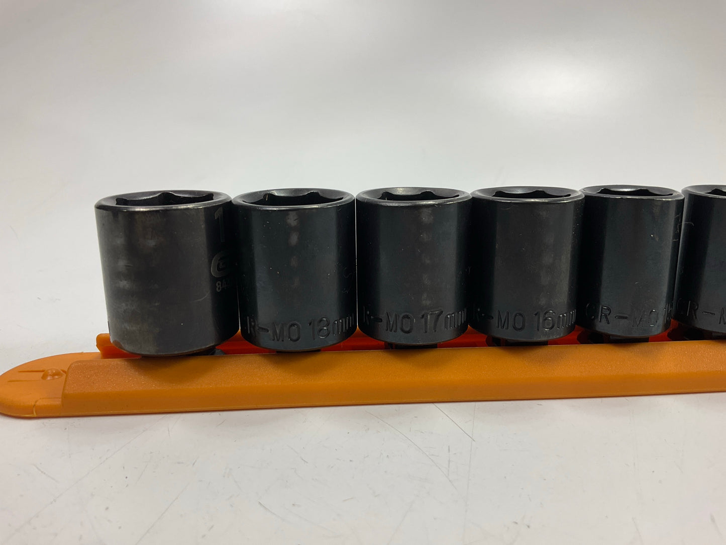 Gearwrench 84911N 12 Piece 3/8'' Drive 6 Point Standard Impact Metric Socket Set