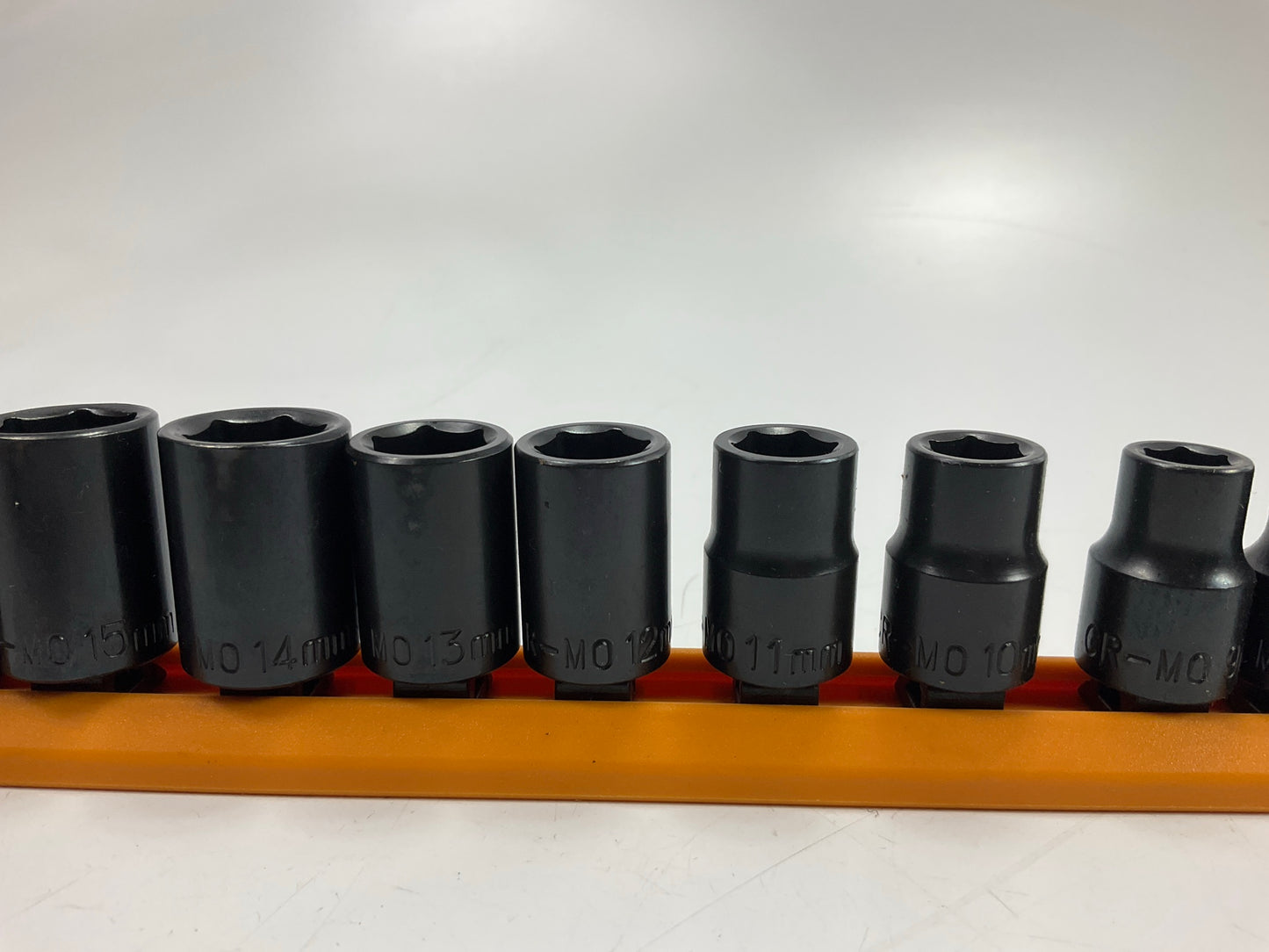 Gearwrench 84911N 12 Piece 3/8'' Drive 6 Point Standard Impact Metric Socket Set