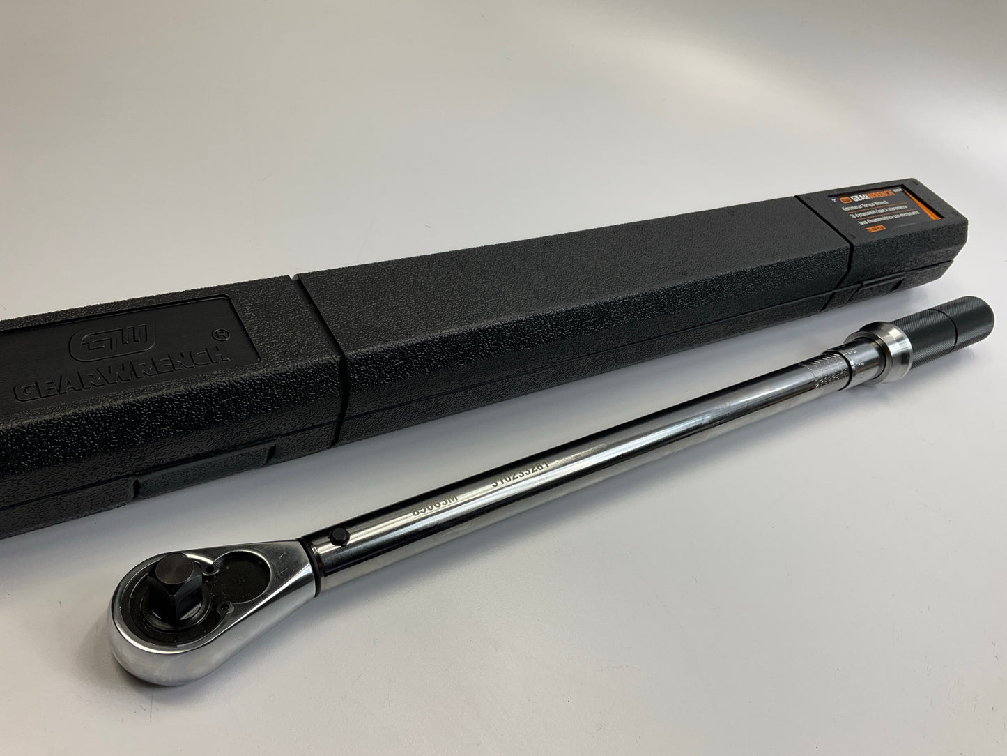 Gearwrench 85063M 1/2'' Drive Micrometer Torque Wrench 20-150 Ft/lbs.