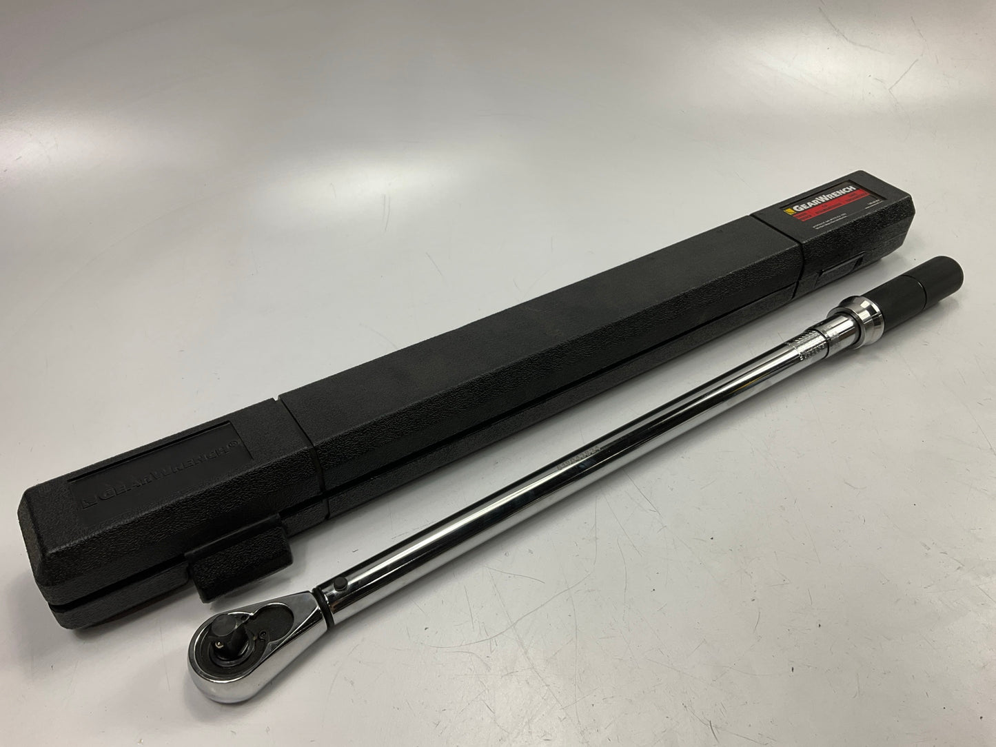 Gearwrench 85066 1/2'' Drive Micrometer Torque Wrench 30-250 Ft/lbs