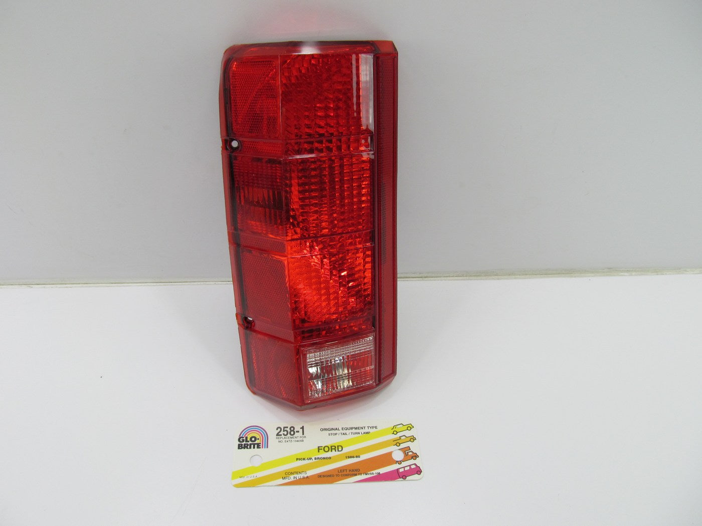 Glo-brite 258-1 LEFT Stop Tail Turn Light Lamp 1980-86 Bronco F-150 F-250 F-350