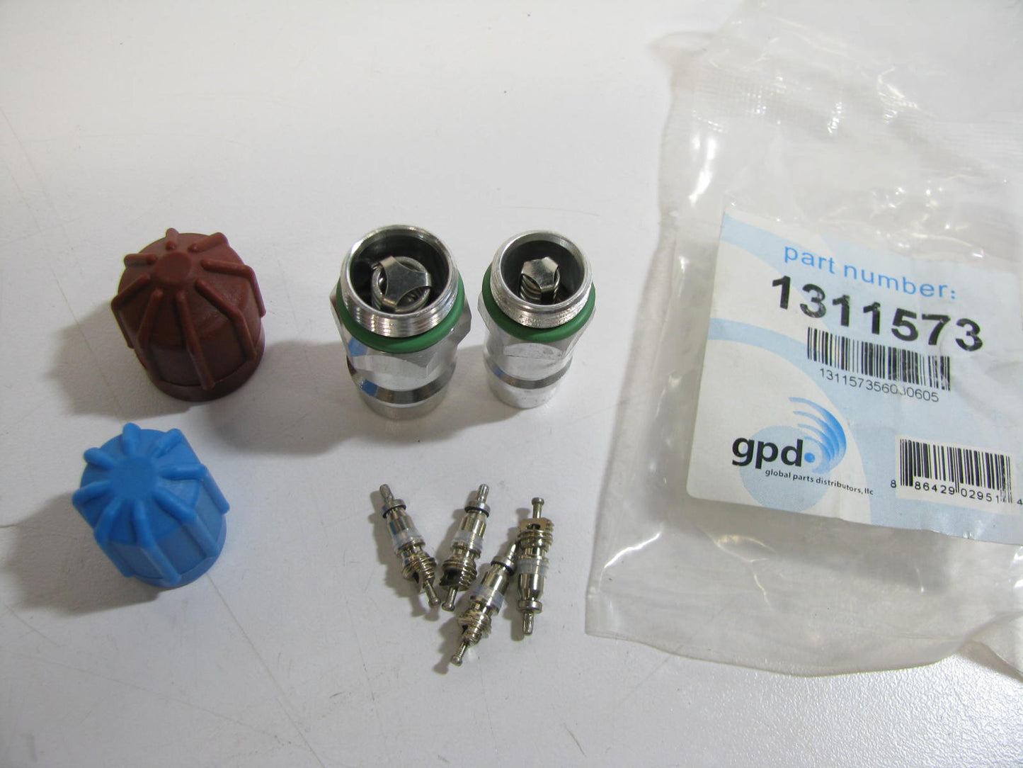 Global Parts 1311573 A/C System Valve Core And Cap Kit