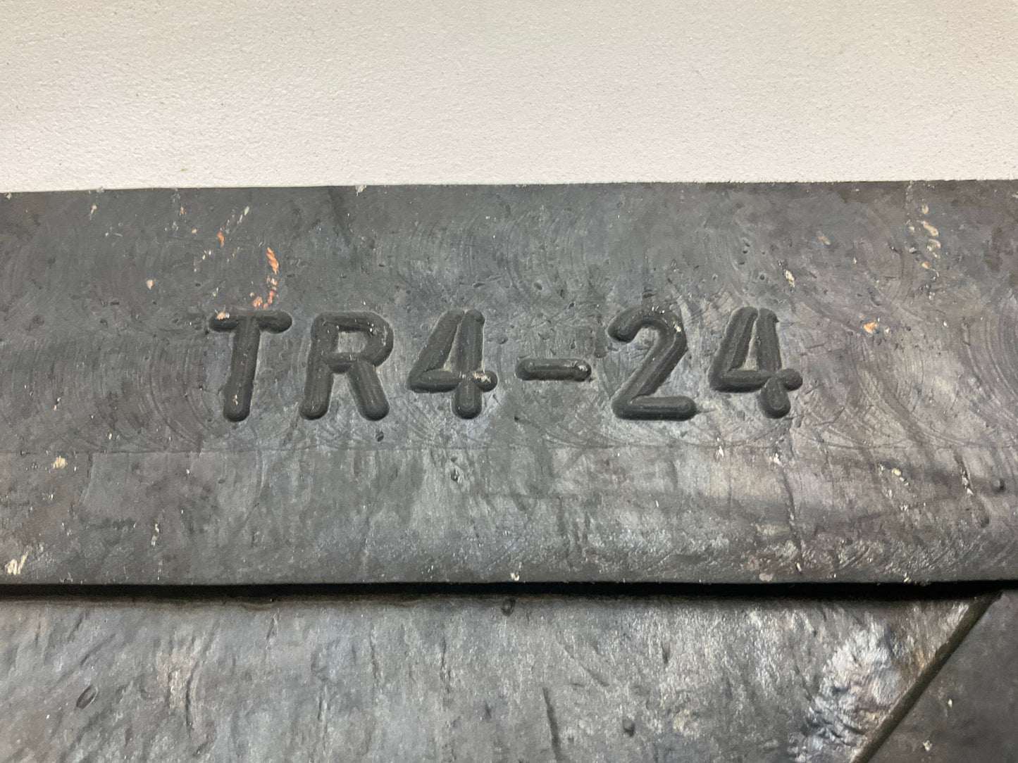 Globetech GT-2424CD Splash Guard / Mud Flap 24''x24'', 1/4'' Thick