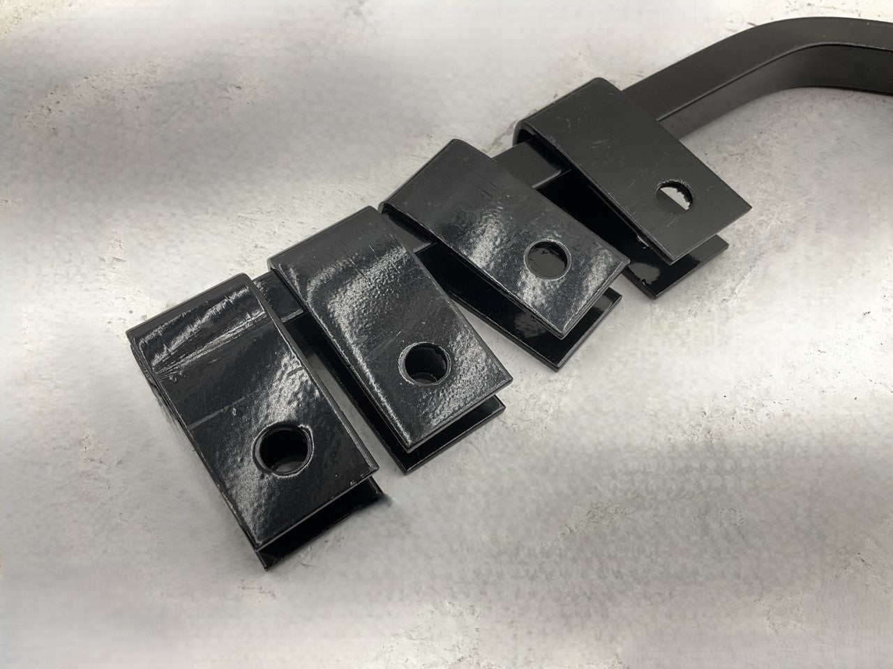 GLOBETECH Angled Heavy Duty Mud Flap Hanger Universal Square Bar 27.42'' Kit