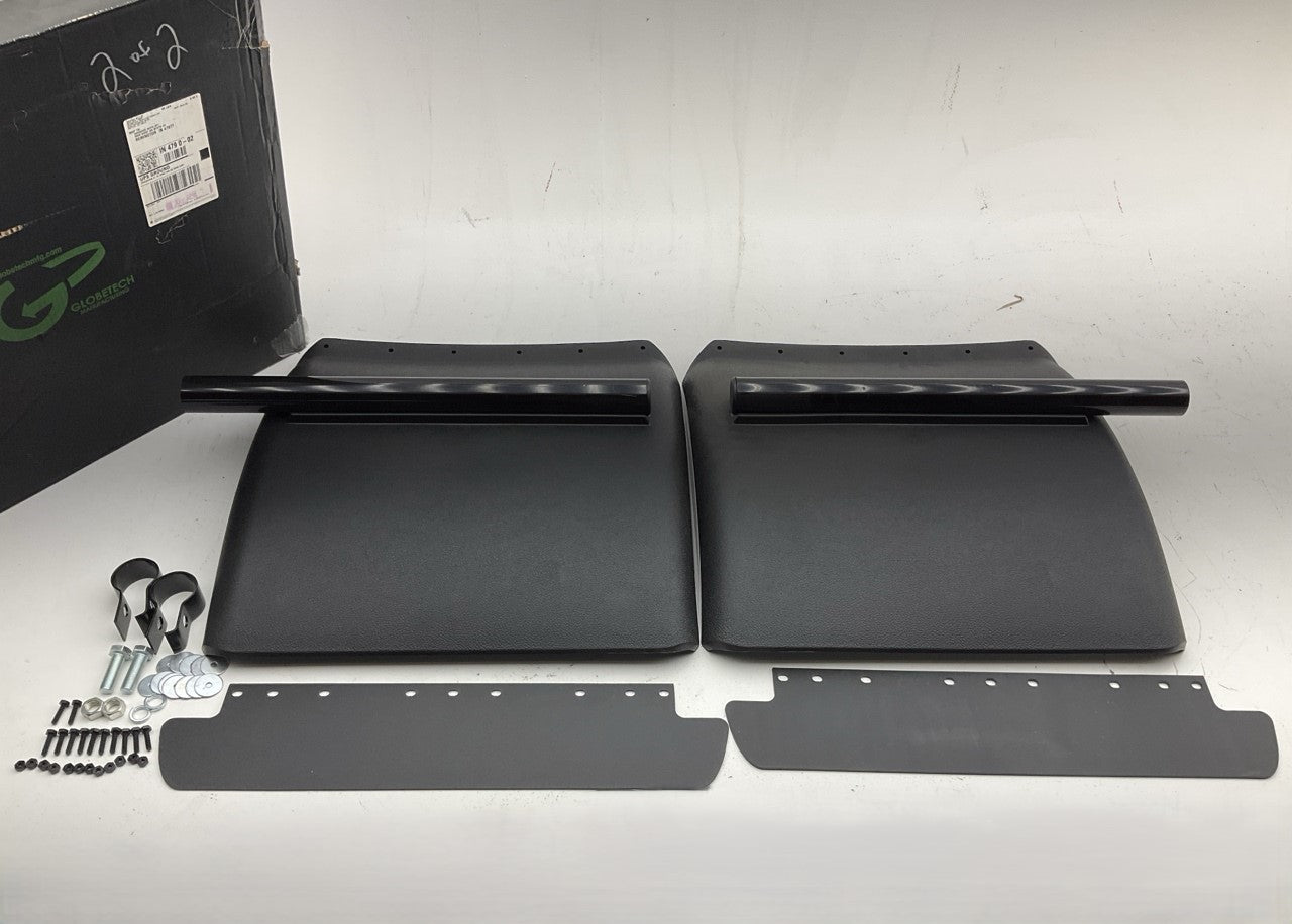 Globetech GT-3900 Quarter Fender Kit Poly Plastic Semi Truck 24'' X 24'' Pair