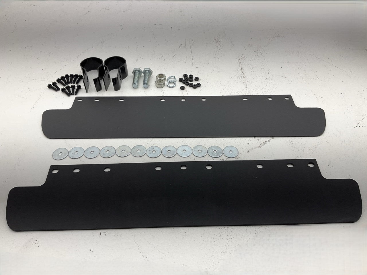 Globetech GT-3900 Quarter Fender Kit Poly Plastic Semi Truck 24'' X 24'' Pair