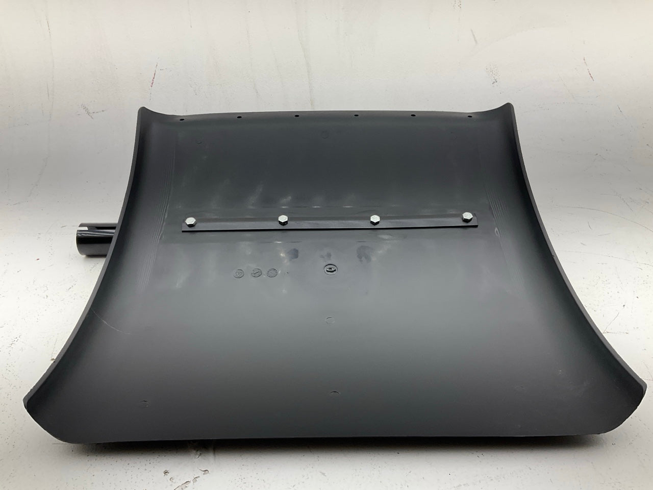 Globetech GT-3900 Quarter Fender Kit Poly Plastic Semi Truck 24'' X 24'' Pair