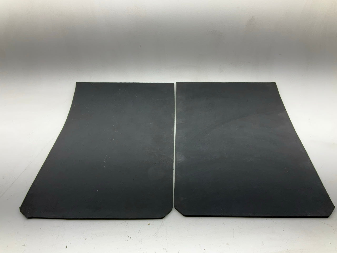 (2) Globetech GT2436C 24'' X 36'' X 1/4'' Chevron Splash Guard Mud Flaps - Black