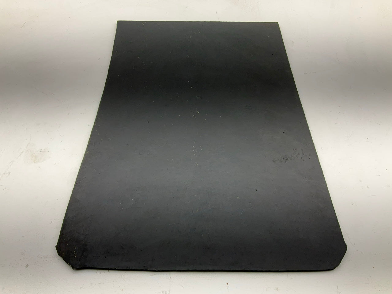 Globetech GT2436C 24'' X 36'' X 1/4'' Chevron Mud Flap - Black