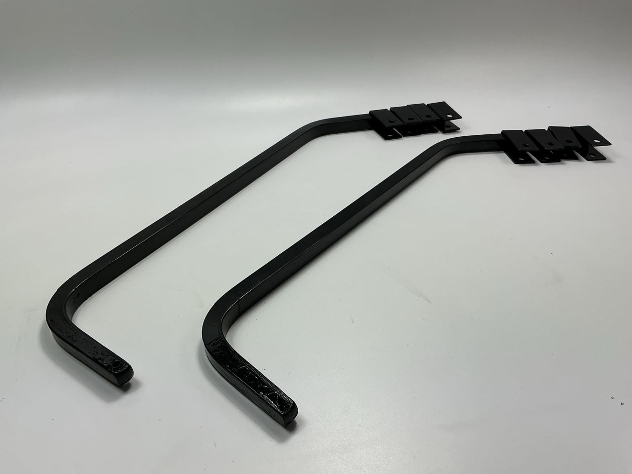 Globetech GT2781B Angle Standard Shortie Bar Type Mud Flap Hanger 27.81'' Kit