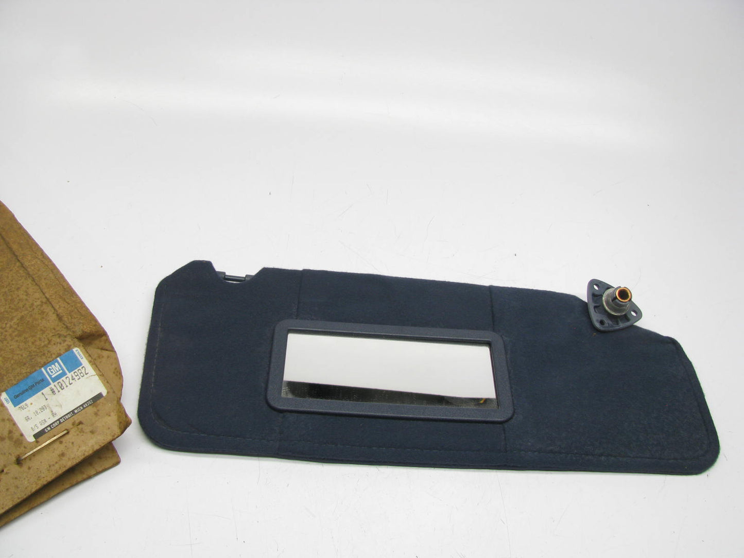 NEW - OEM GM 10124982 Right Passenger Sun Visor For 1988-1989 Pontiac Grand Prix
