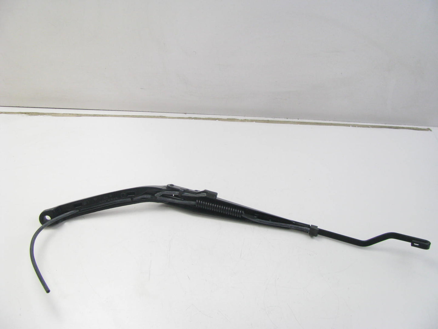 NEW OEM GM 10424405 LEFT Windshield Wiper Arm 95-01 Lumina 95-99 Monte Carlo