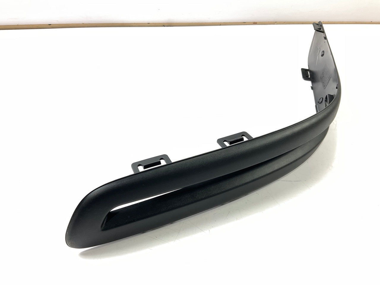 GM 10430947 Driver Left Side Front Bumper Impact Strip Molding For 01-05 Venture