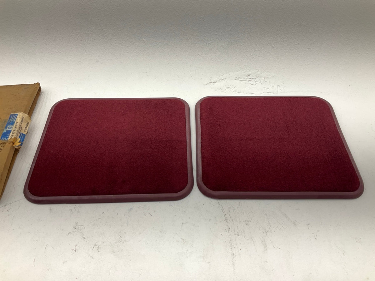 NOS OEM GM 12344557 Rear Floor Mat 2-piece Carpet Set 15''x13''