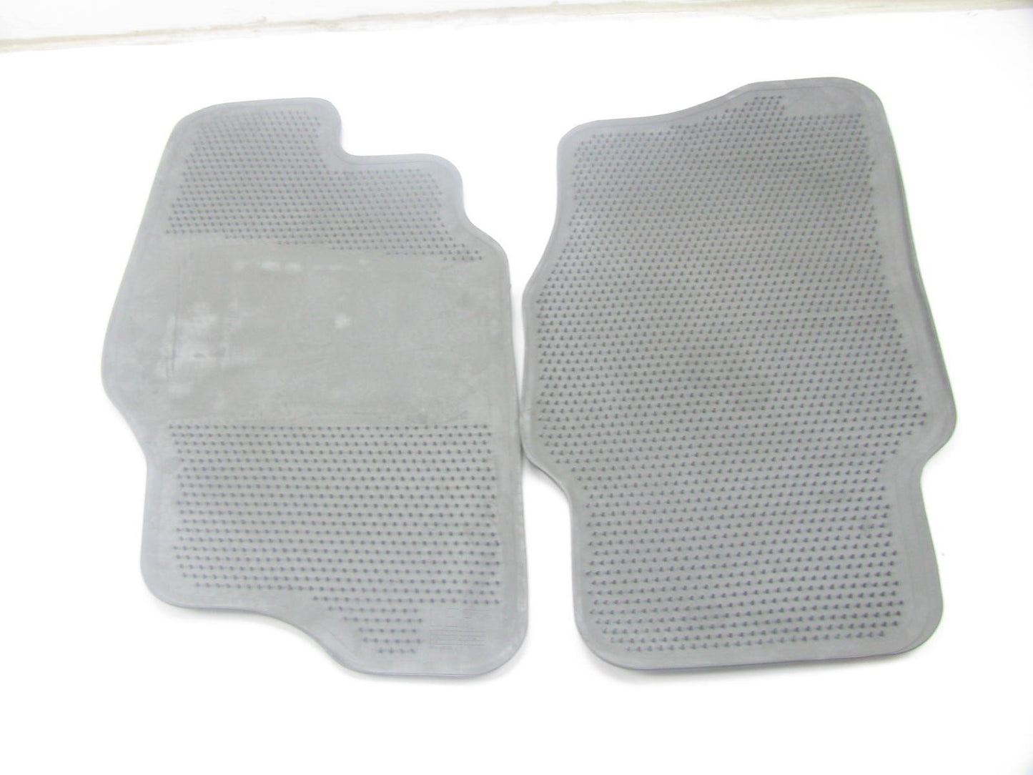NEW GENUINE OEM GM 12370886 Front Floor Mats Carpet  2-piece Set