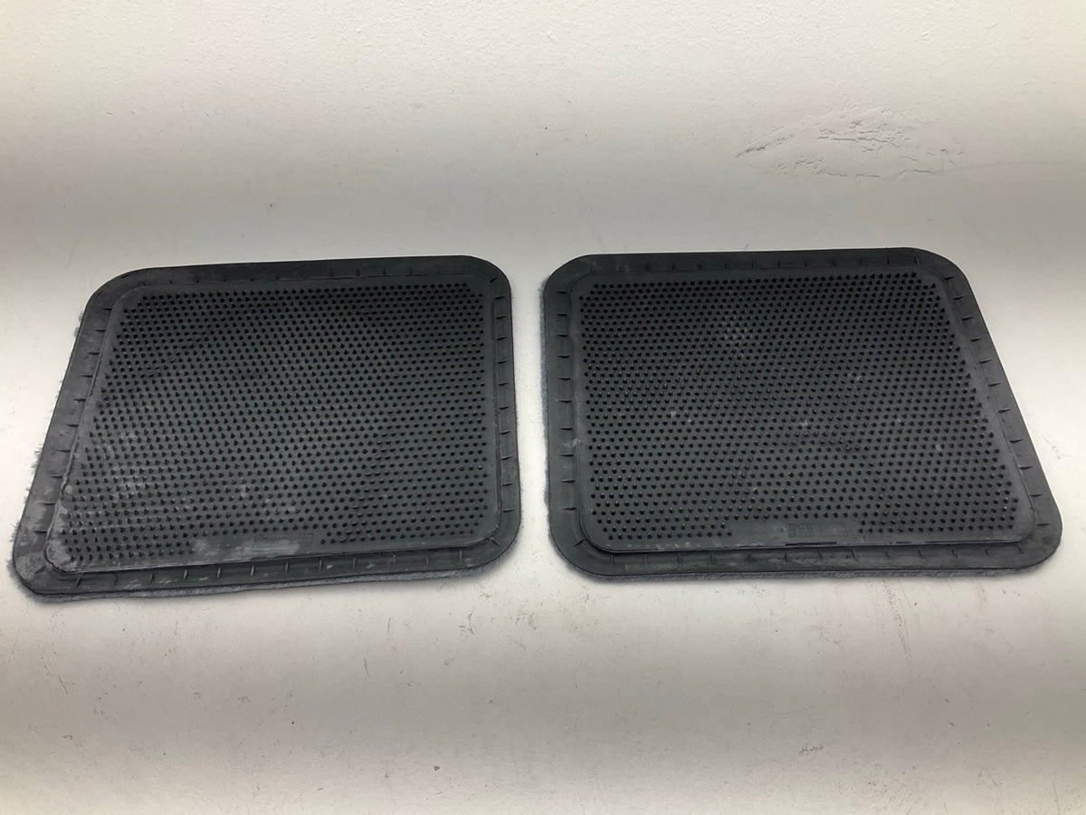 NOS OEM GM 12370897 Rear Floor Mats Carpet Set - 15.5''x 13.5''