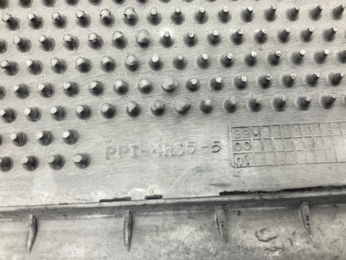 NOS OEM GM 12370897 Rear Floor Mats Carpet Set - 15.5''x 13.5''