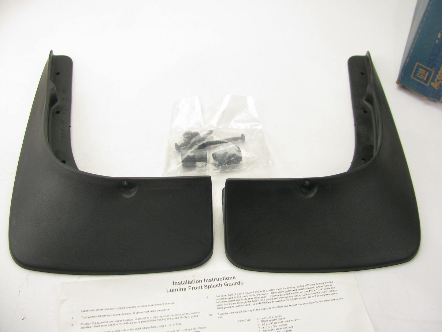 NOS OEM Front Mud Splash Guards GM 12495067 For 1997-2001 Chevy Lumina