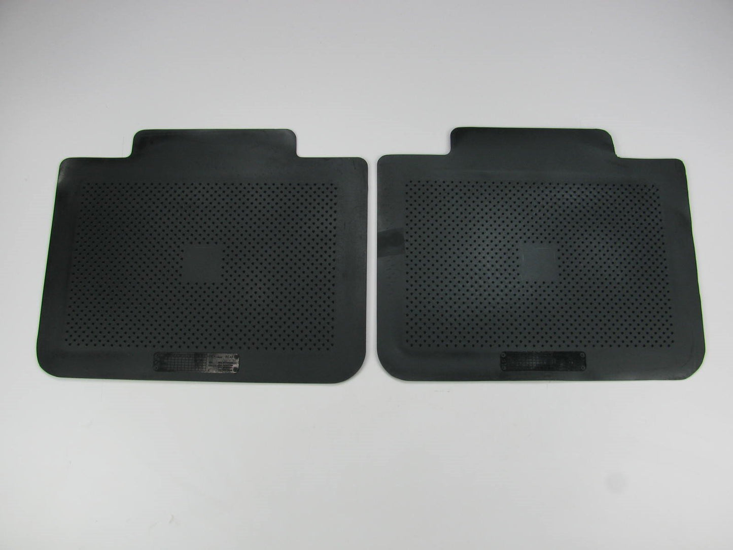 NEW OEM GM 12495730 Rear Vinyl GRAPHITE Floor Mats 1999-2002 Yukon Sierra Tahoe