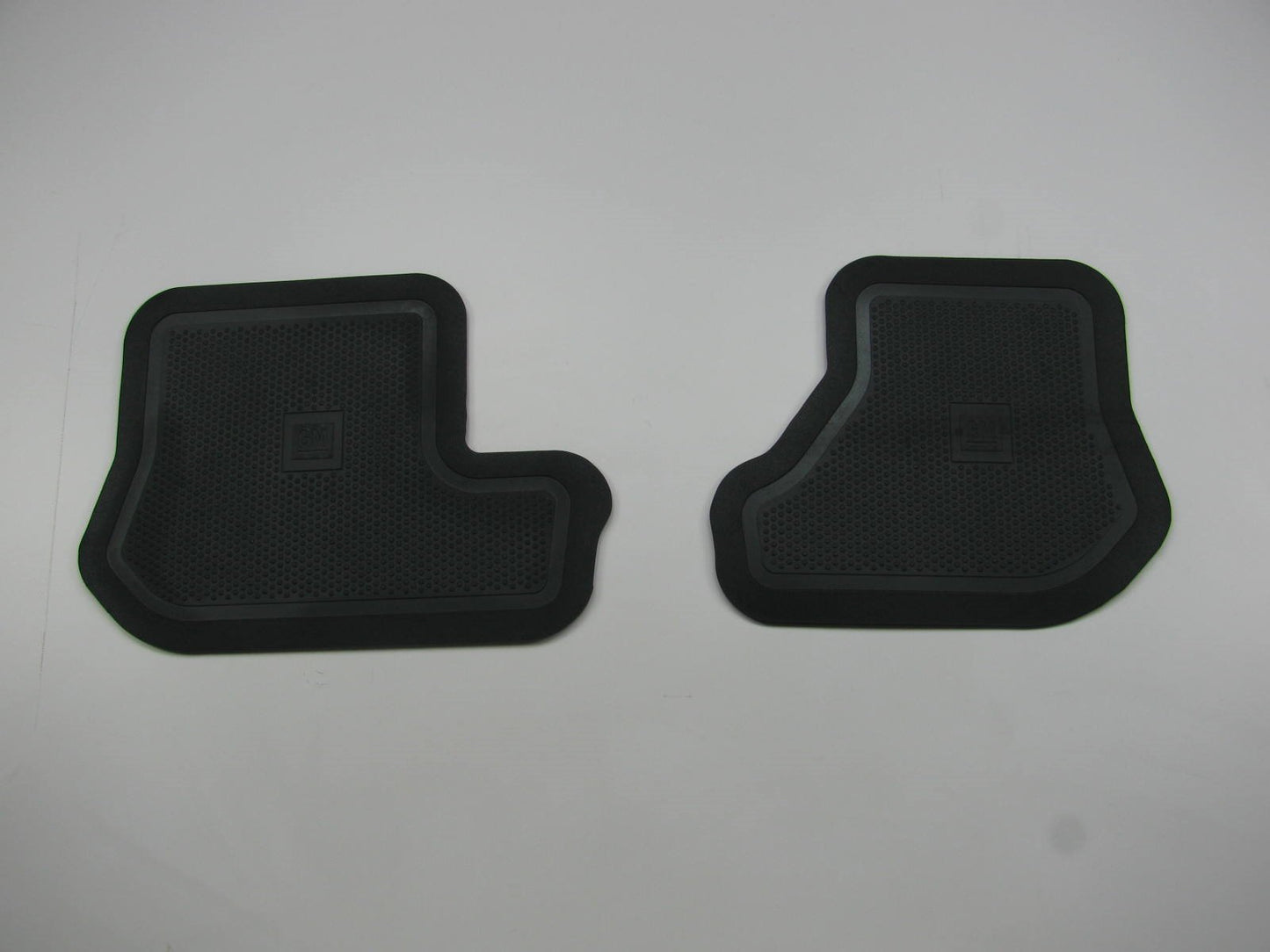 NEW GENUINE OEM GM Rear Floor Mats - 2000-2002 Tahoe Sierra Silverado GRAPHITE