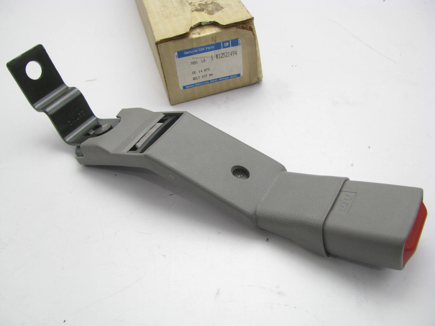 NEW OEM GM Right Seat Belt Buckle 12521494 92-96 Silhouette, Trans Port, Lumina