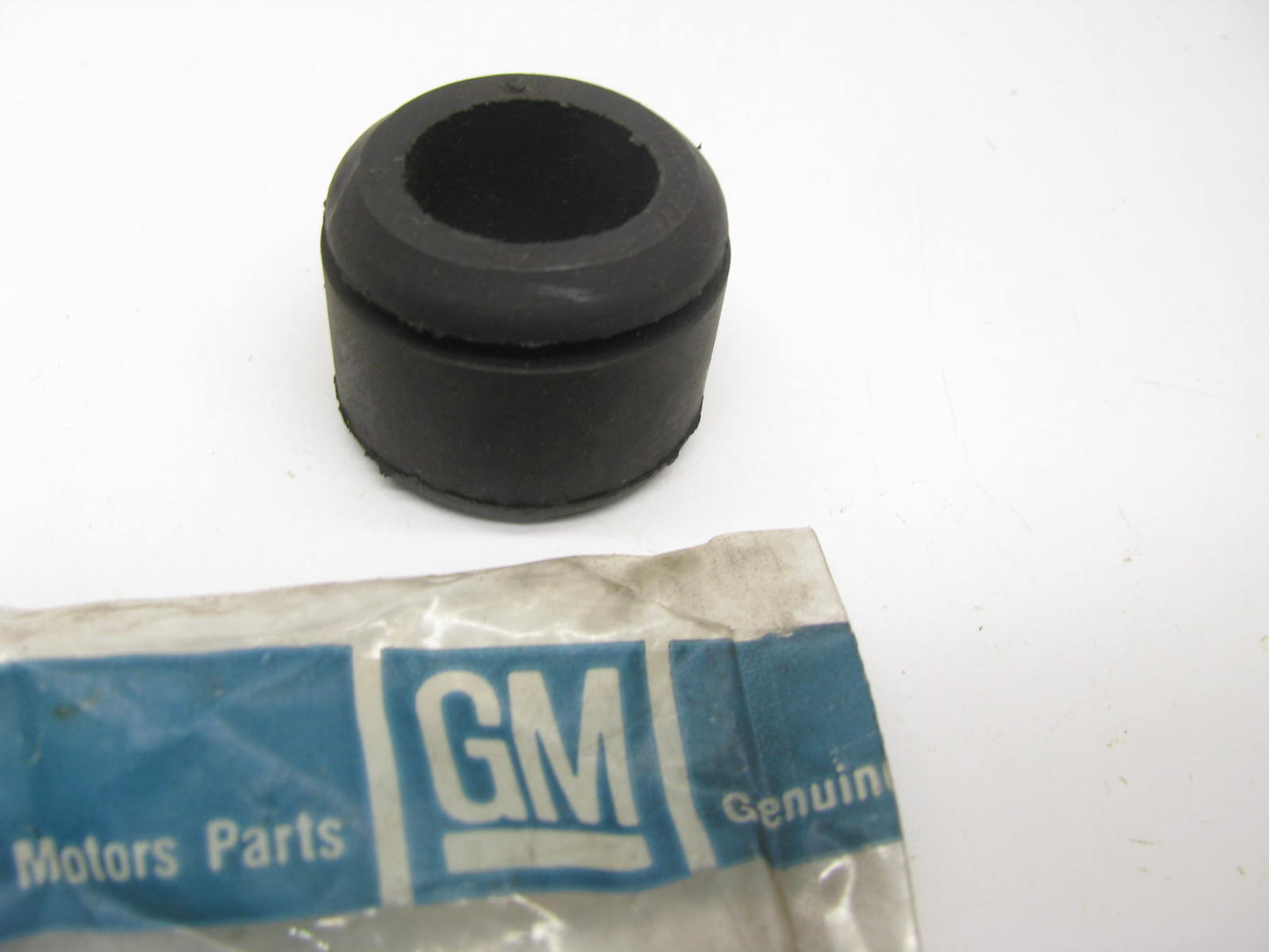 NEW OEM GM 14004477 PCV Valve Grommet