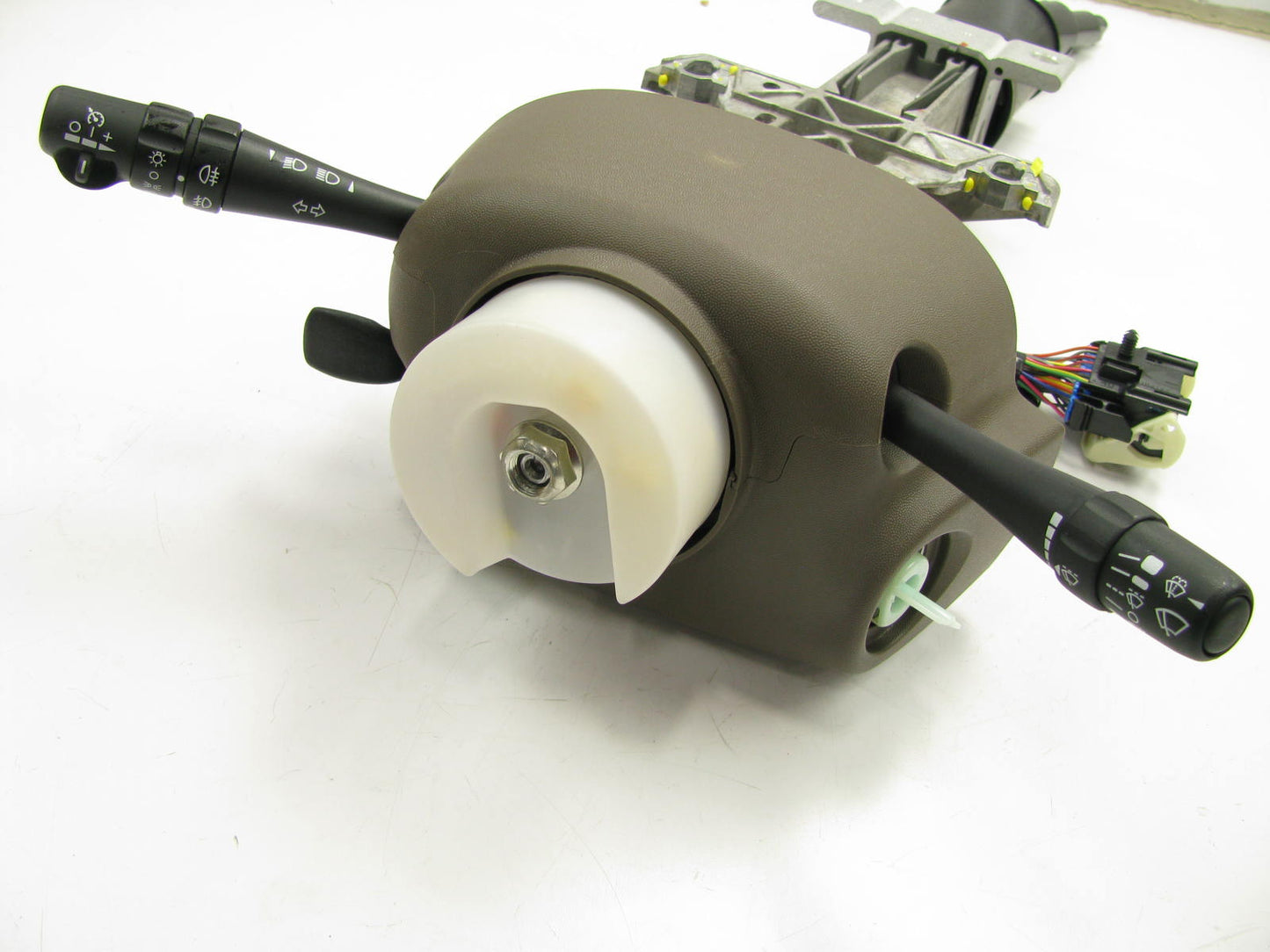 NEW GENUINE OEM GM 15252702 Steering Column Assembly 2006 Cadillac SRX