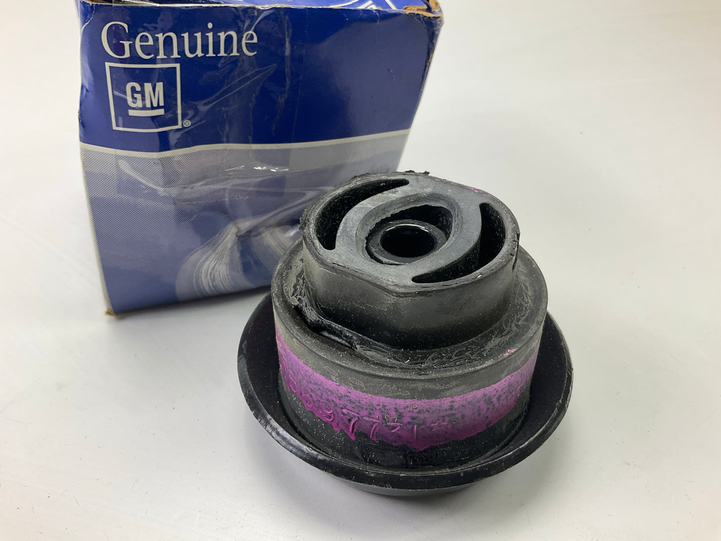Gm 15697731 Radiator Support Upper Insulator - 03-04 Chevy S10, 03-04 GMC Sonoma