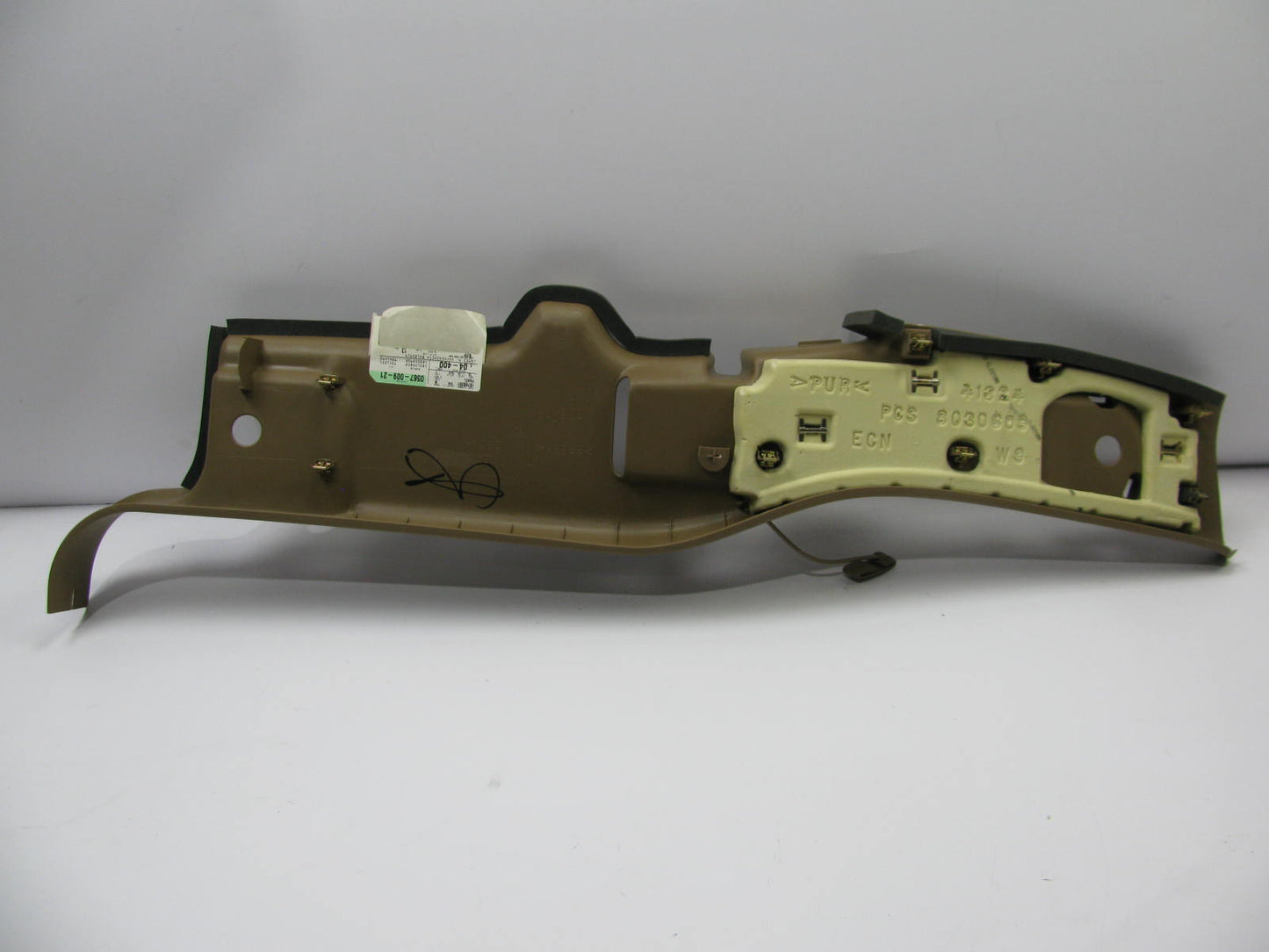 NOS OEM GM Interior RH Body Side  Pillar Trim 15768351