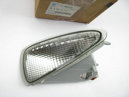 NEW - OEM GM 16517431 Left Drivers Turn Signal Parking Light Lamp 95-99 Cavalier