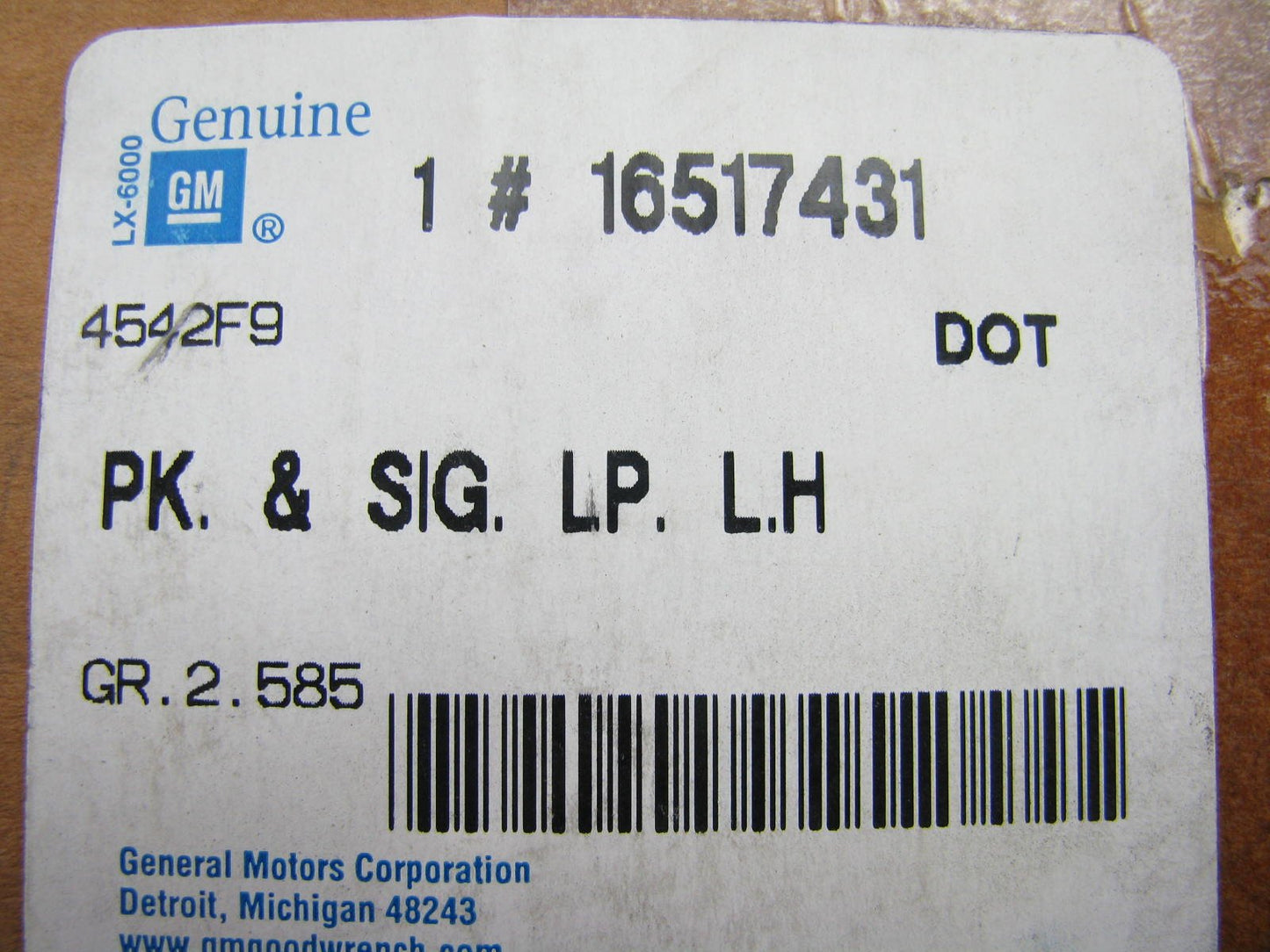 NEW - OEM GM 16517431 Left Drivers Turn Signal Parking Light Lamp 95-99 Cavalier