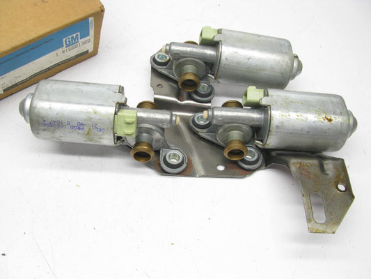 NOS OEM GM Drivers 6-Way Power Seat Motors W/bracket 16601380