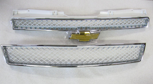 NEW OEM GM Uppper & Lower Chrome / White (50U) Trim Grille Package 17801281