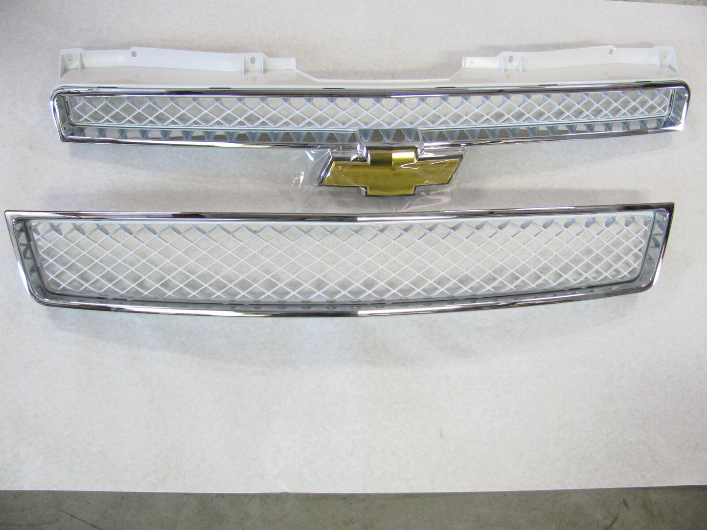 Chrome / White Grille 2007-2010 Chevy Tahoe/Suburban LTZ 1500 2500 Upper & Lower