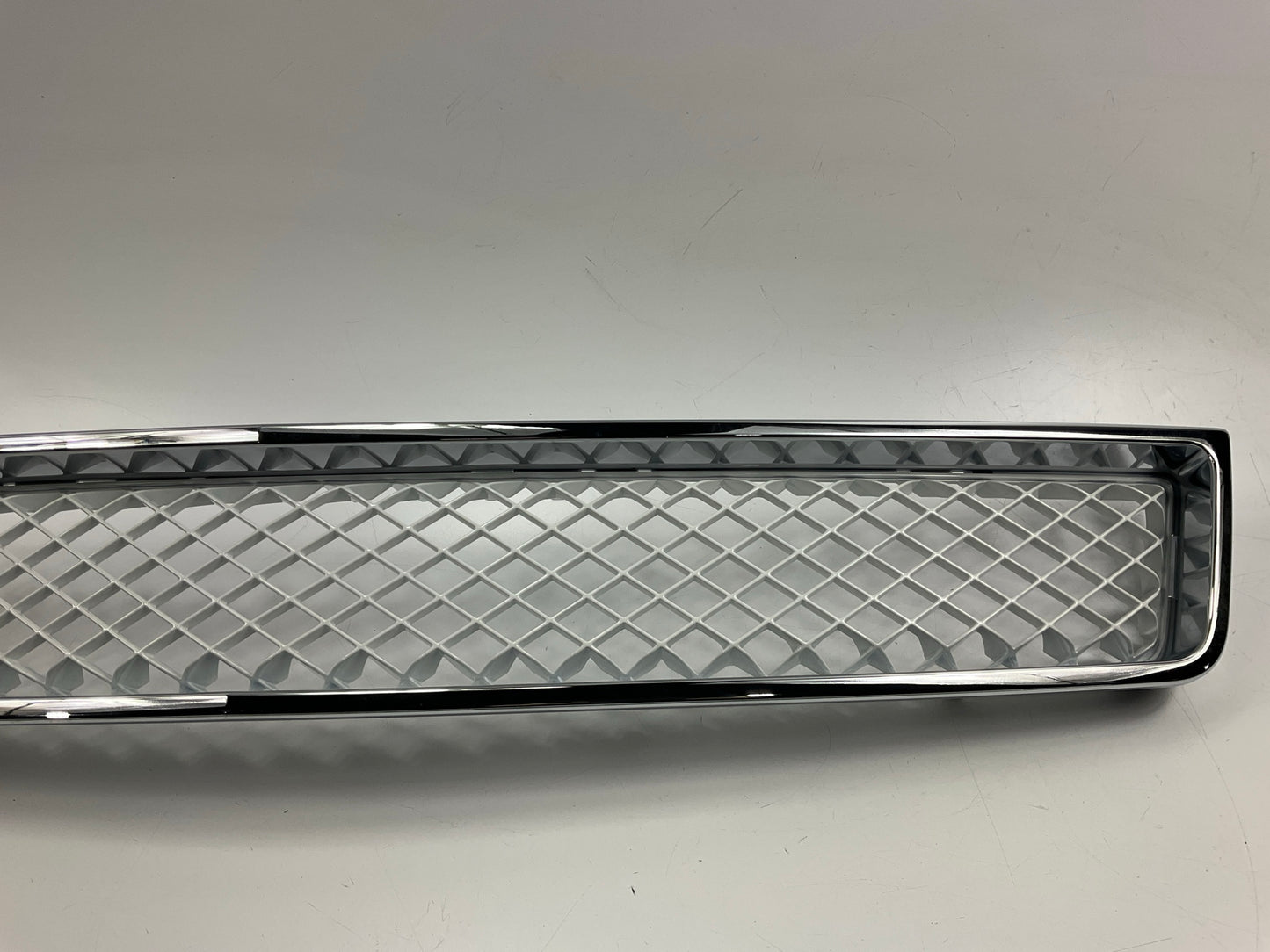 Chrome / White Grille 2007-2010 Chevy Tahoe/Suburban LTZ 1500 2500 Upper & Lower
