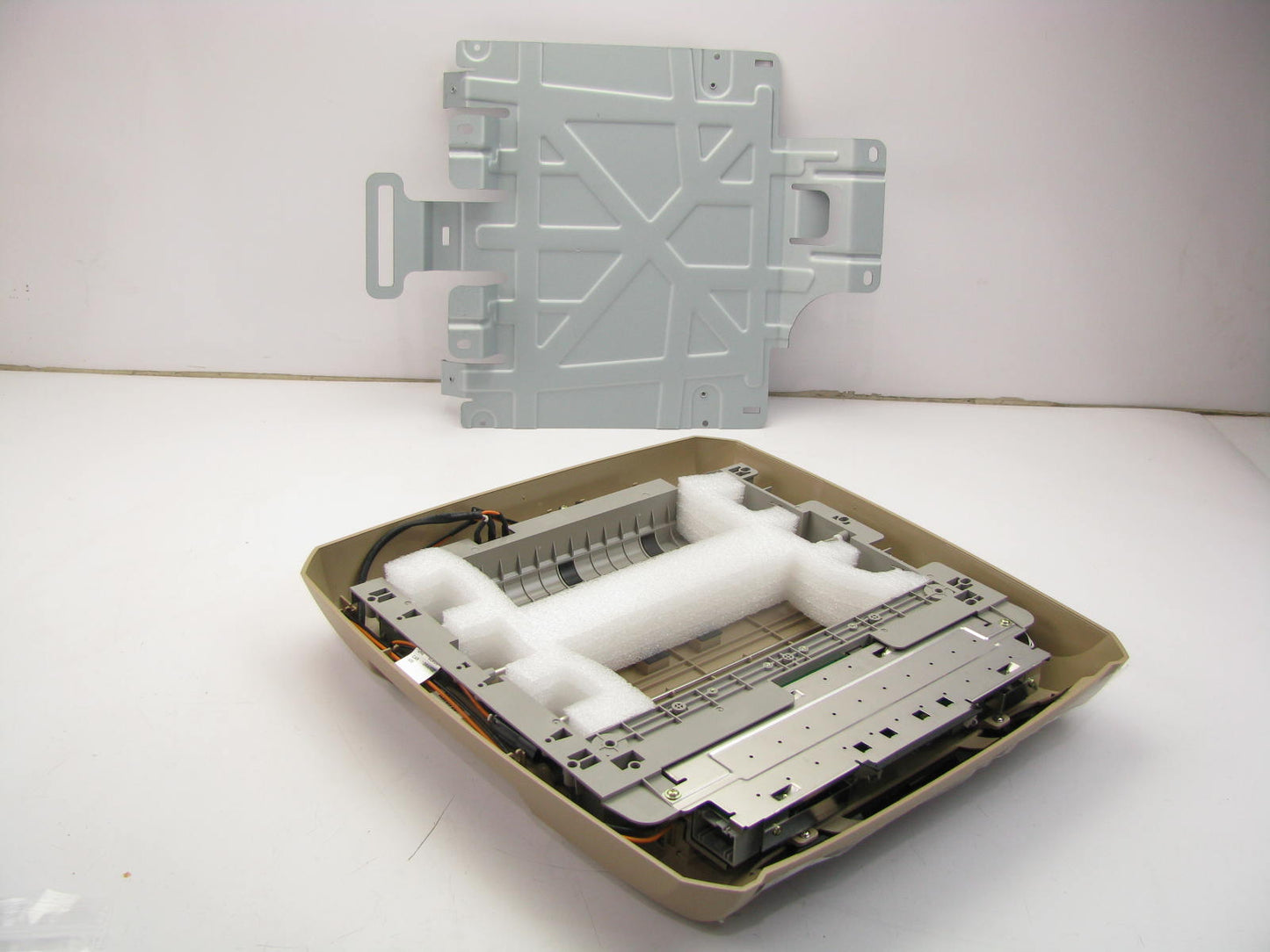 INSTALL KIT GM Overhead Portable DVD Player Docking Station 07-09 Suburban Yukon