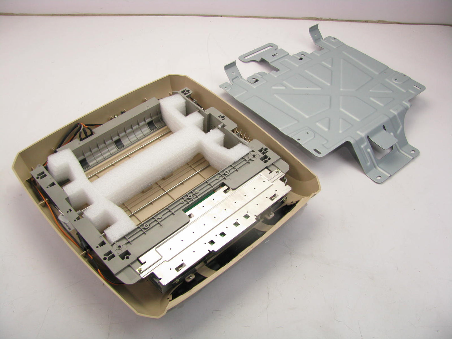 INSTALL KIT ONLY - OEM GM Overhead DVD Player Docking Station 2007-2009 Escalade