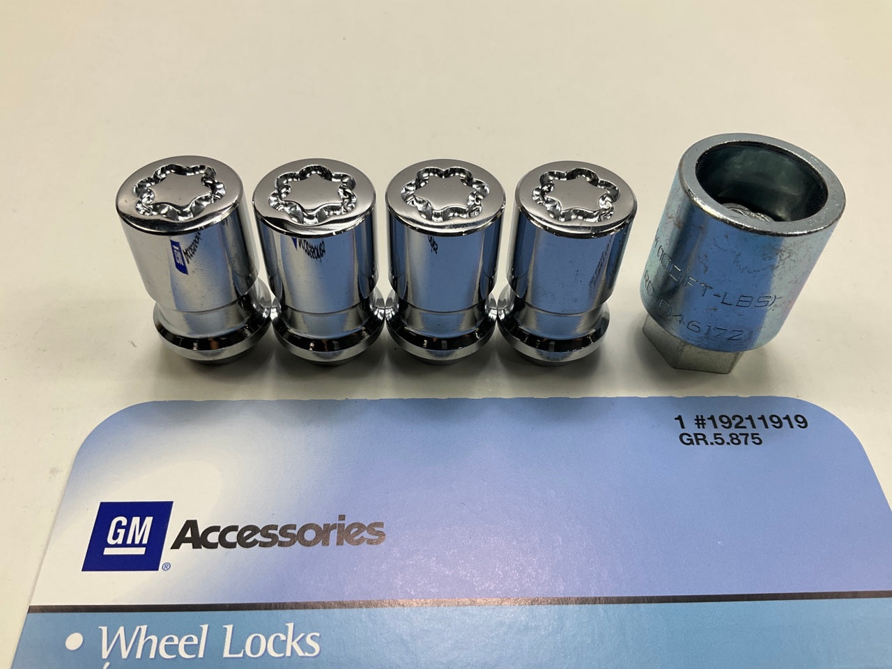 NEW - OEM GM 19211919 Wheel Lock Set Kit