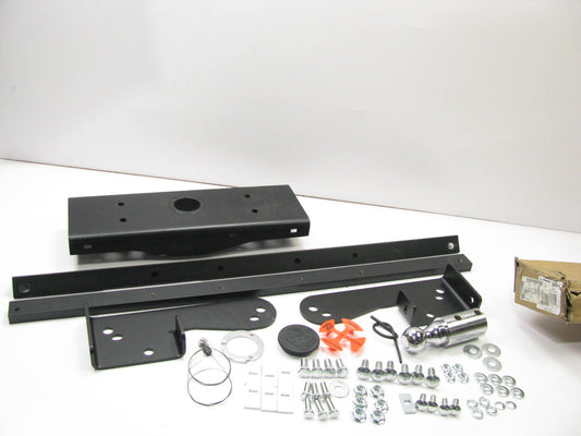 NEW GM 19353984 Under-Bed Double Lock EZr Gooseneck Hitch Silverado 2500 / 3500
