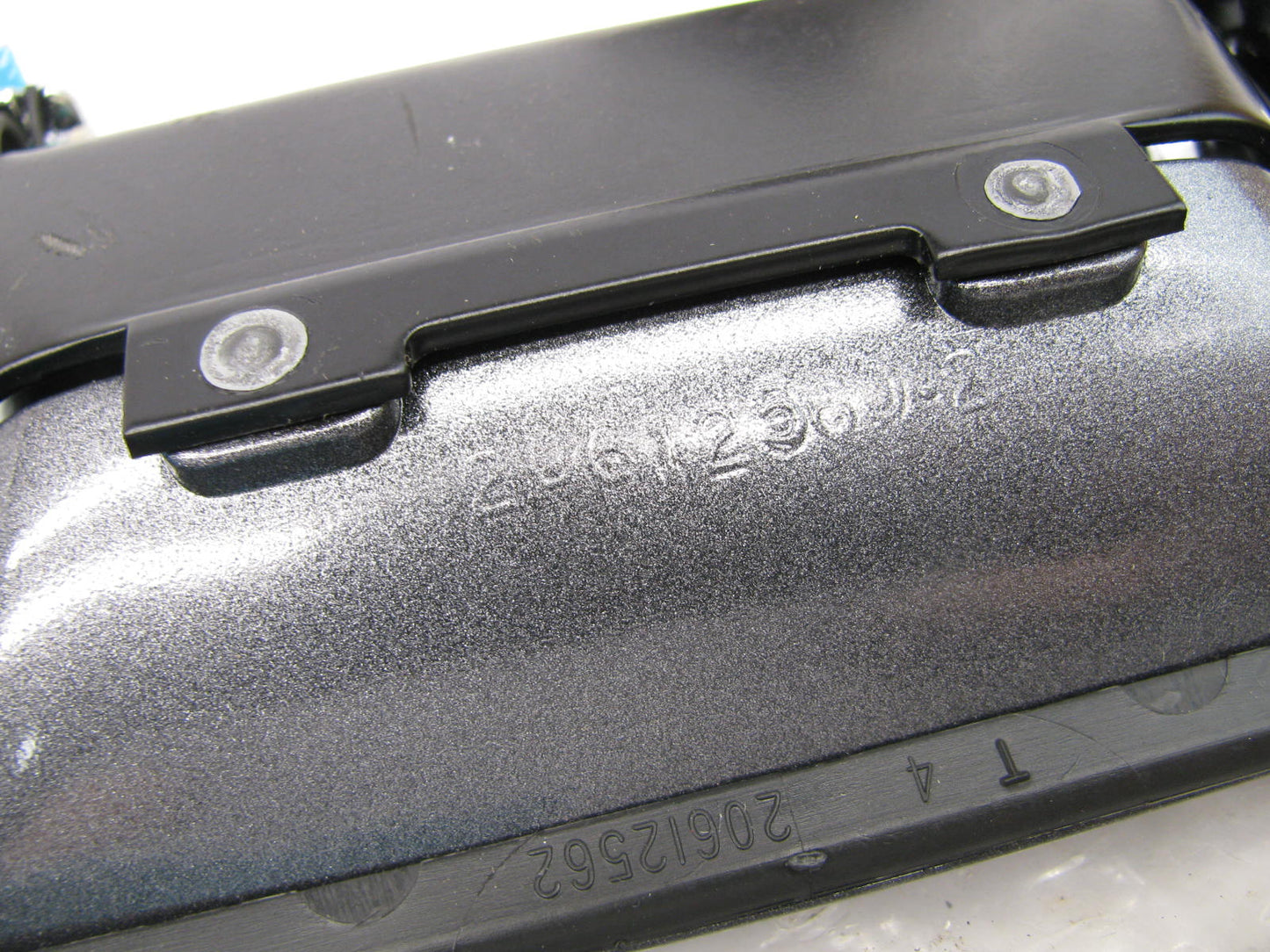 NEW GENUINE OEM GM 20612560 FRONT RIGHT Exterior Outside Door Handle