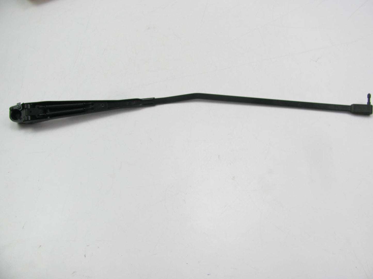 NEW GENUINE OEM GM 20711719 LEFT Windshield Wiper Arm