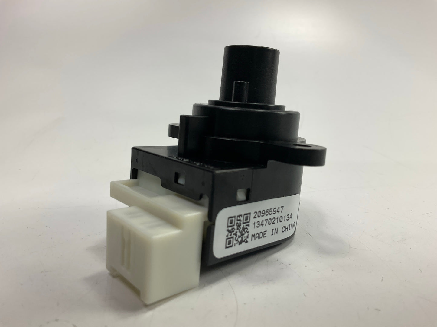 NEW - OEM GM 20965947 Ignition Switch