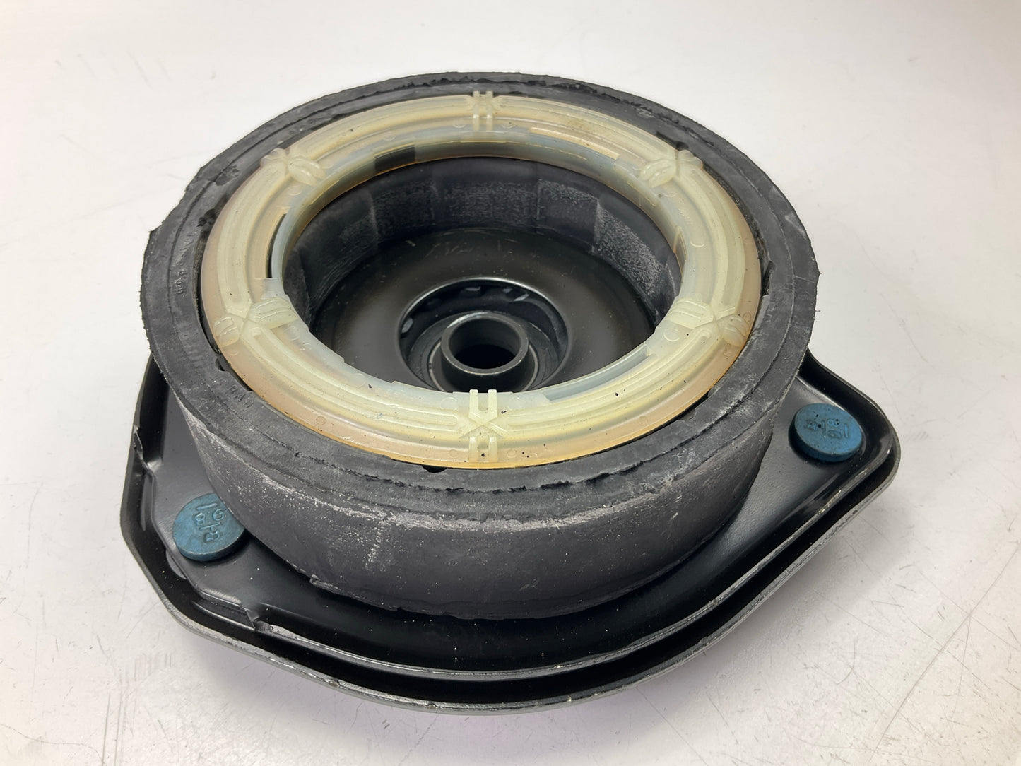NEW - OEM GM 22178707 Suspension Strut Mount, Rear