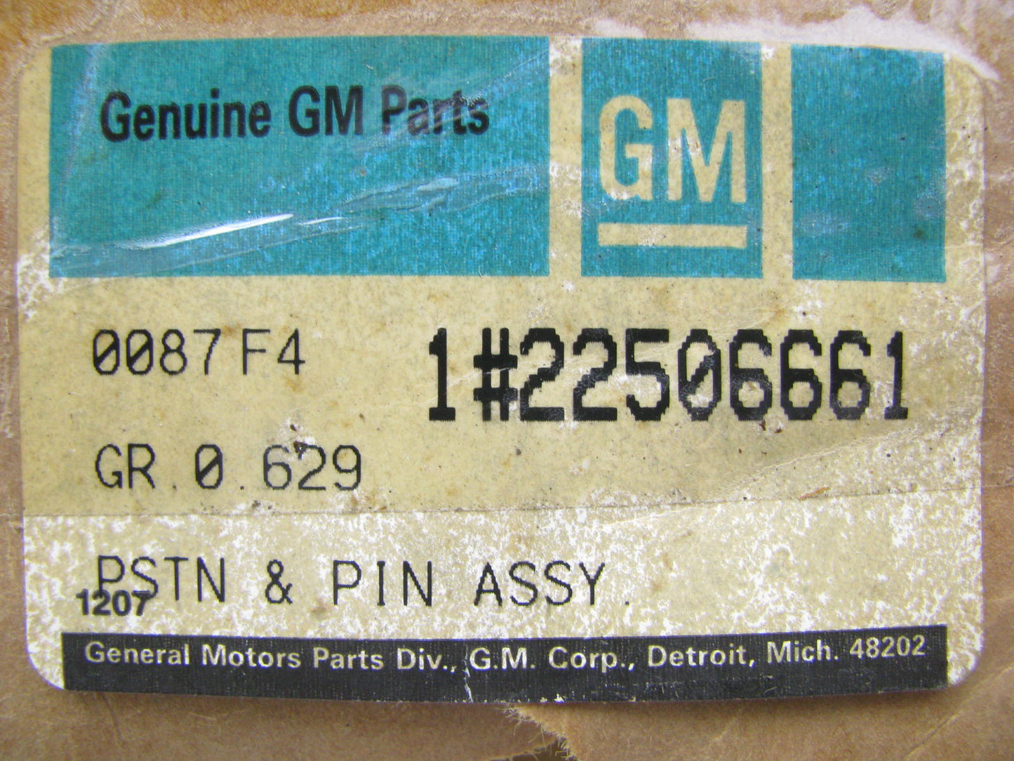 (x8) NOS OEM GM Piston W/pin 22506661 .030 O/S For 81-84 Buick OLDS. 307 5.0L V8