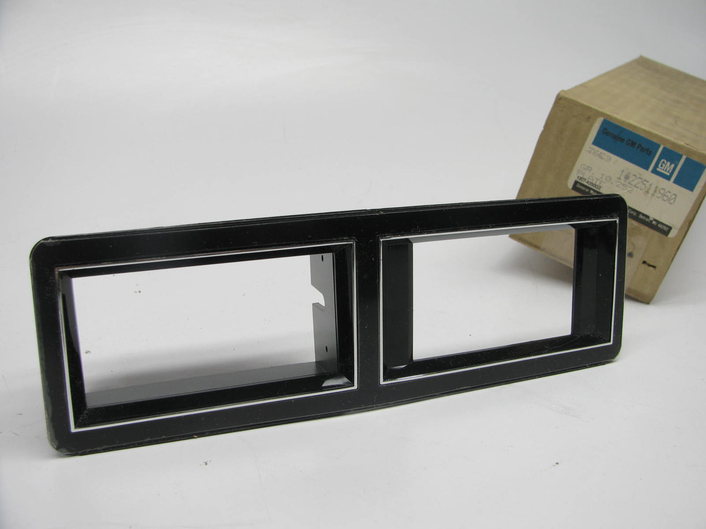 NEW - OEM GM 22511960 Ash Tray Bezel Trim Plate 82-84 Oldsmobile Cutlass Ciera