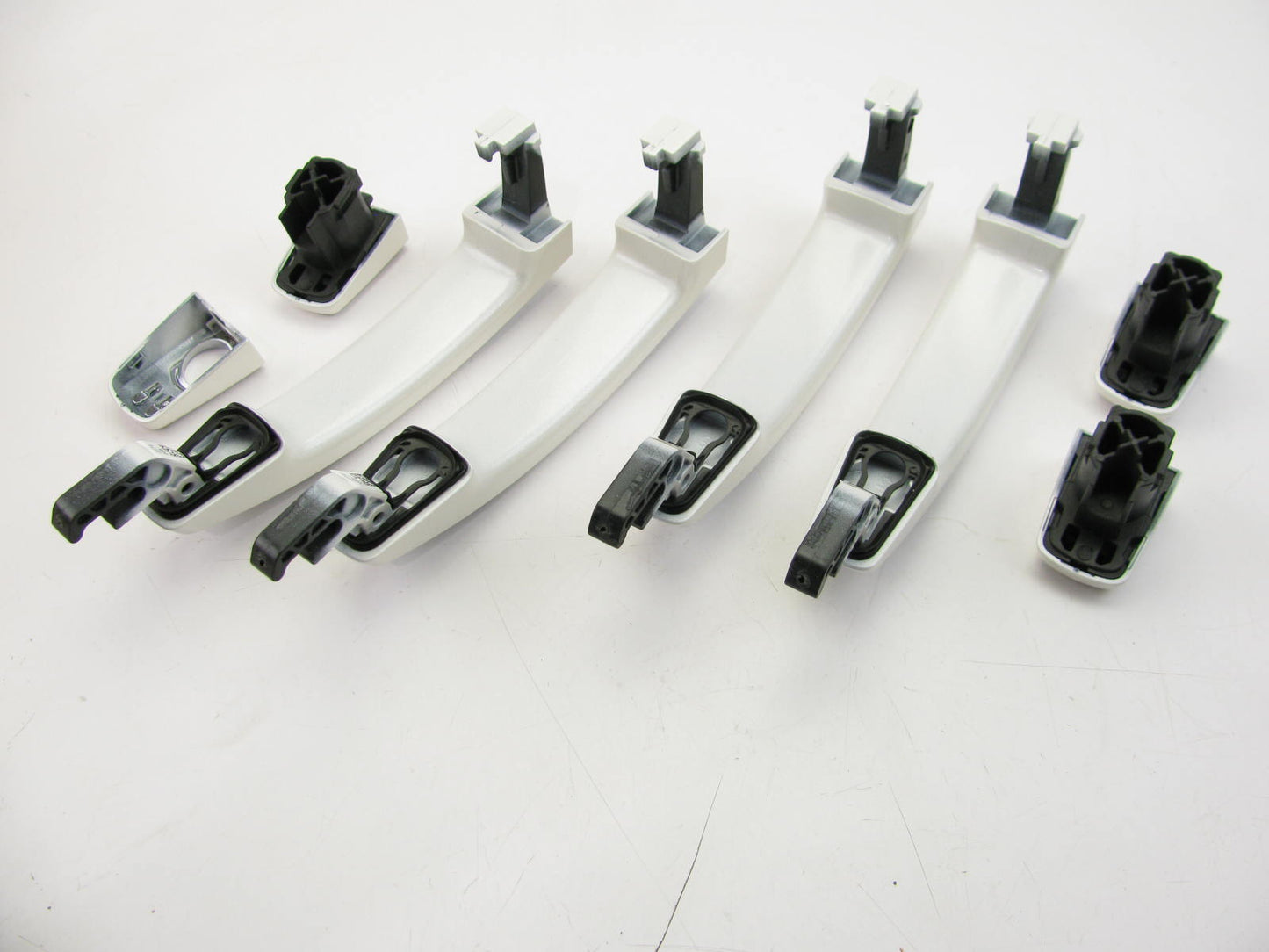 NEW OEM 22817273 Exterior Door Handles For 2010-16 Cadillac SRX - White Diamond