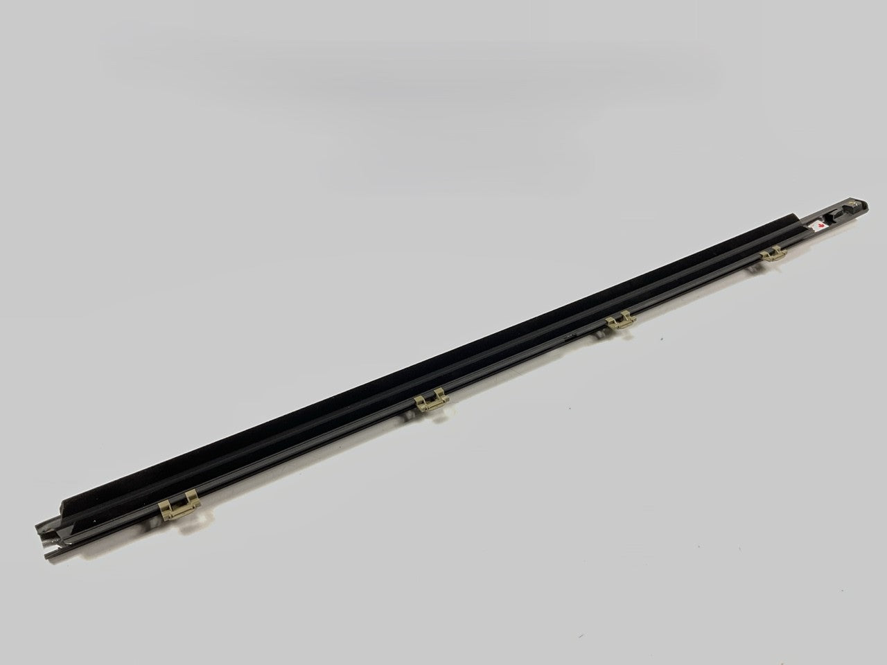 NEW - OEM GM 23227170 Front Passenger Side Door Window Belt Reveal Molding