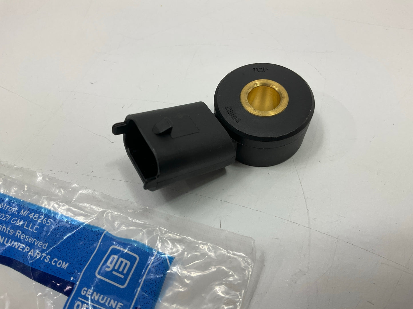 NEW - OEM GM 25201064 Ignition Knock Detonation Sensor